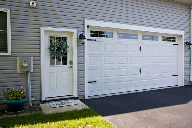 24/7 Emergency Garage Door Installation experts in Pineville, NC